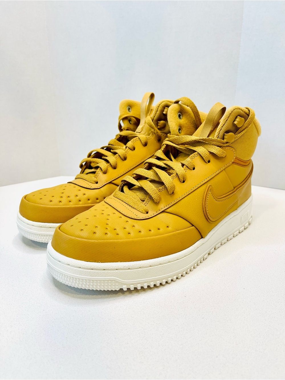 Nike Court Vision Men’s Sneakers in Mustard Yellow with White Sole Size 9